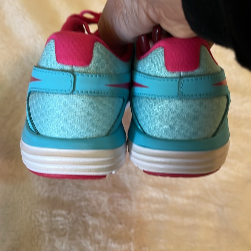 NIKE’S - Picture 3 of 5